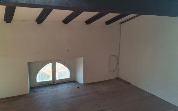 Maison à vendre    7 pièces •  Aiguefonde