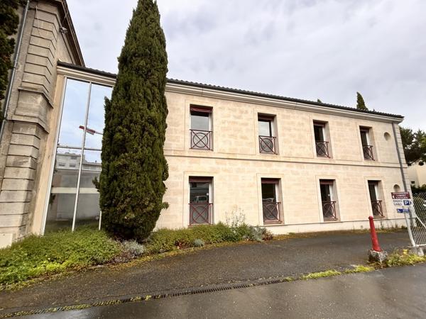 Immeuble de bureaux à vendre à Bordeaux Caudéran avec 12 parkings et sous-sol