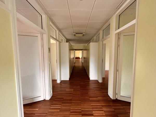 Immeuble de bureaux à vendre à Bordeaux Caudéran avec 12 parkings et sous-sol