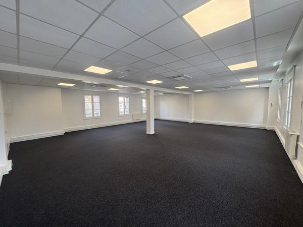 LOCATION - Une surface de bureau d'environ d' 175 m2 situé en hyper centre proche de la place du Martroi.