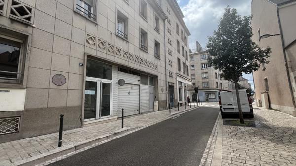 LOCATION - Une surface de bureau d'environ d' 175 m2 situé en hyper centre proche de la place du Martroi.