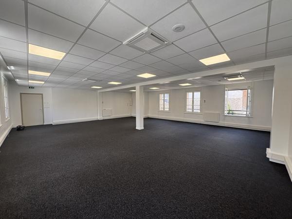LOCATION - Une surface de bureau d'environ d' 175 m2 situé en hyper centre proche de la place du Martroi.