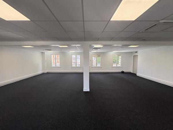 LOCATION - Une surface de bureau d'environ d' 175 m2 situé en hyper centre proche de la place du Martroi.