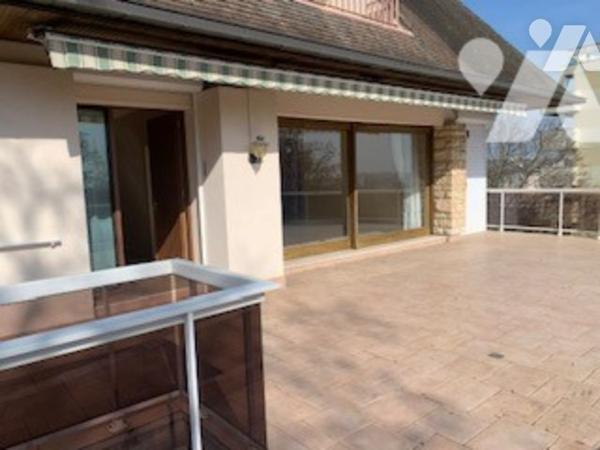 DIJON
Sur les hauteurs de DIJON quartier Marc d'OR,