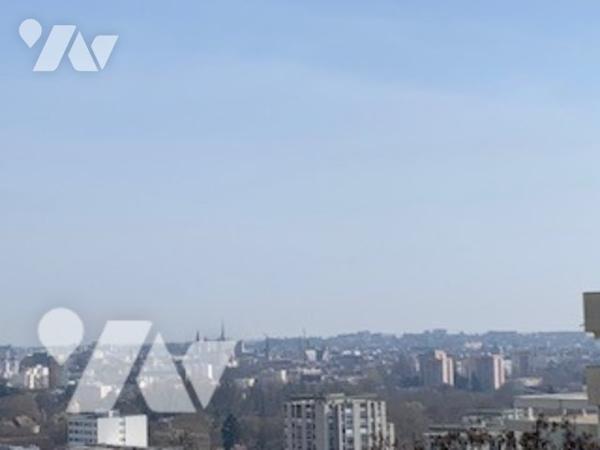 DIJON
Sur les hauteurs de DIJON quartier Marc d'OR,