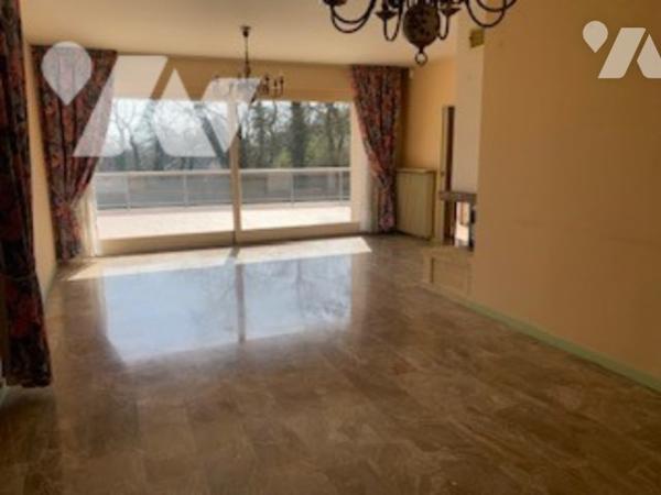 DIJON
Sur les hauteurs de DIJON quartier Marc d'OR,