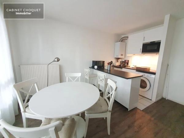 STUDIO MEUBLE EN RDC AVEC PARKING A LOUER - LILLE PROX EURATECHNOLOGIE - METRO BOIS BLANC - 34 m 2 - 695 € charges comprises par mois