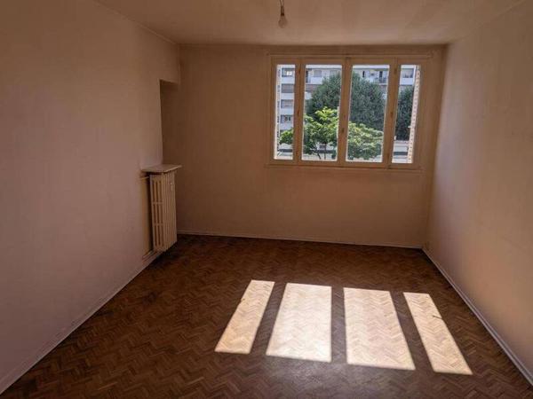 Appartement 3 pièces                                        - 69100 Villeurbanne Réf : 5126