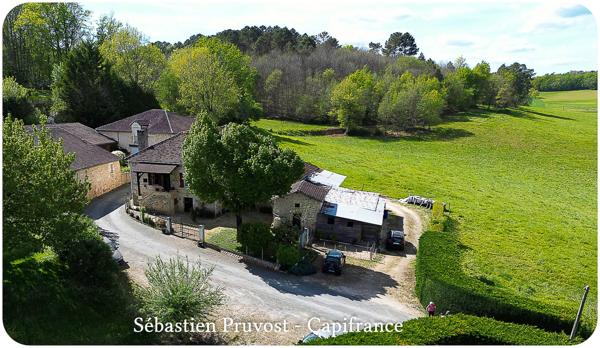 Proche de BRANTOME (24)Fermette à vendre 62m2, Combles 90m2, Grange 140m2, Dépendance, Terrain 21436m2