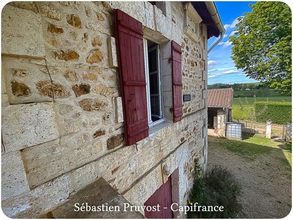 Proche de BRANTOME (24)Fermette à vendre 62m2, Combles 90m2, Grange 140m2, Dépendance, Terrain 21436m2