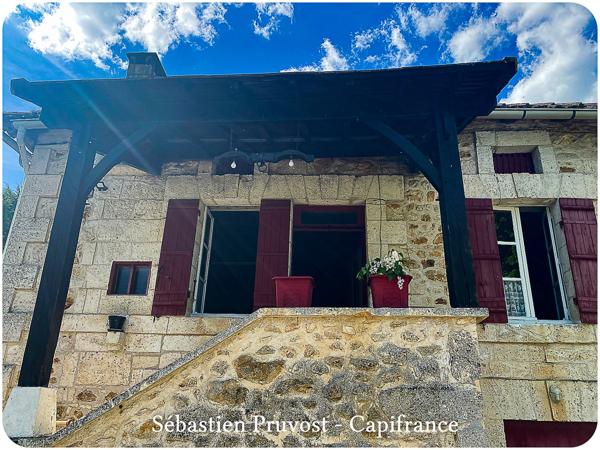 Proche de BRANTOME (24)Fermette à vendre 62m2, Combles 90m2, Grange 140m2, Dépendance, Terrain 21436m2