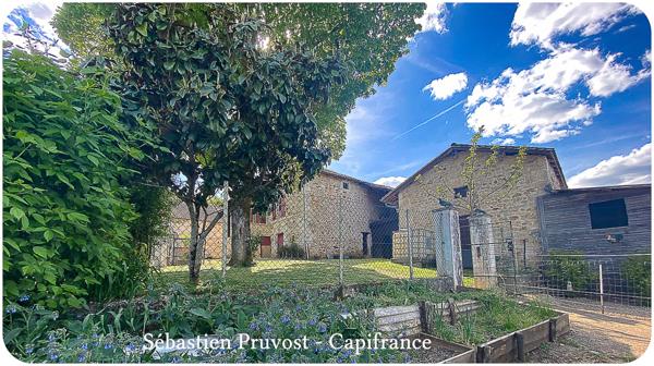 Proche de BRANTOME (24)Fermette à vendre 62m2, Combles 90m2, Grange 140m2, Dépendance, Terrain 21436m2