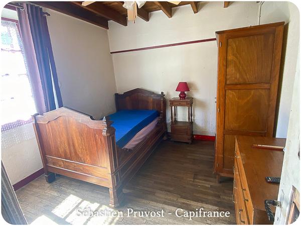 Proche de BRANTOME (24)Fermette à vendre 62m2, Combles 90m2, Grange 140m2, Dépendance, Terrain 21436m2