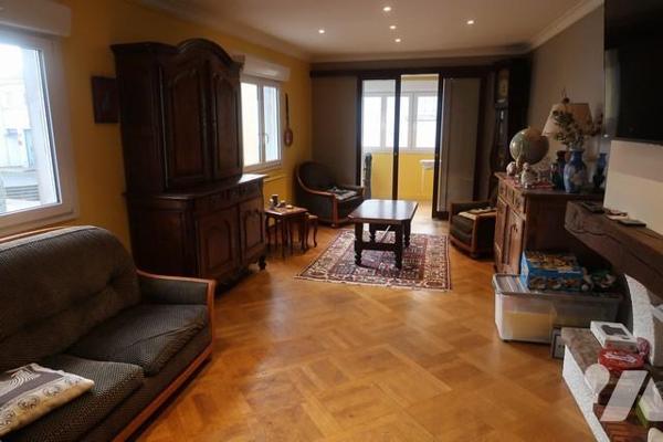 Beau potentiel  au cœur de la Chataigneraie - 