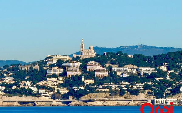 Appartement à vendre    4 pièces • 127,58 m2 Marseille 8