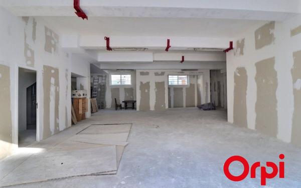 Appartement à vendre    4 pièces • 127,58 m2 Marseille 8