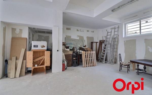 Appartement à vendre    4 pièces • 127,58 m2 Marseille 8