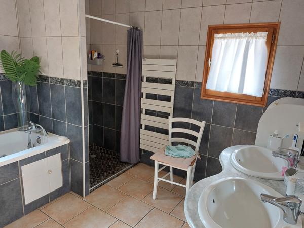 4 chambres et terrain de + de 6000m2