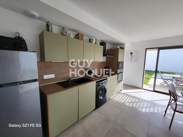 Maison neuve 5 pièces avec piscine à vendre pas loin de centre-ville