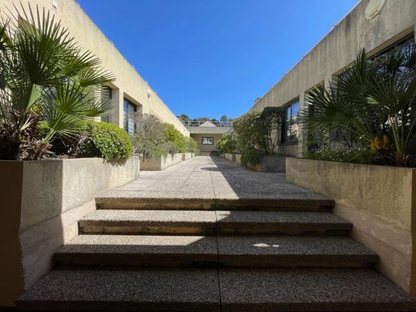 Local/bureau à vendre MOUGINS (06)