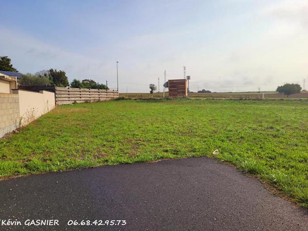 RUELLE SUR TOUVRE (16600) : Terrain constructible de 542m2