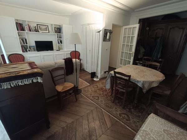 Très Bel Appartement Lumineux 2P Rue Saint Lazare