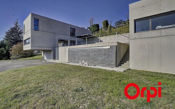 Maison à vendre    5 pièces •  Ruy