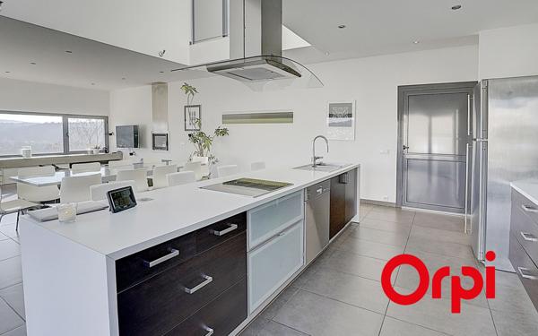 Maison à vendre    5 pièces •  Ruy