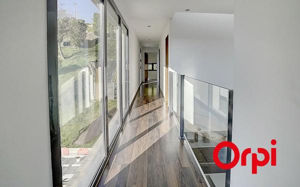 Maison à vendre    5 pièces •  Ruy