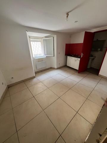 Immeuble de rapport 113 m² à Prades avec 2 studios et 2 F3