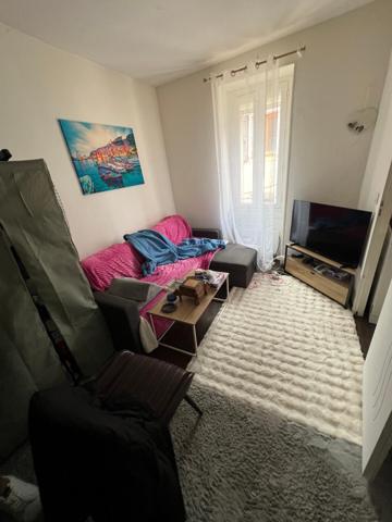 Immeuble de rapport 113 m² à Prades avec 2 studios et 2 F3