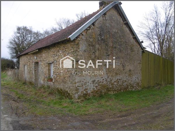 Jolie maison en pierres avec beaucoup de potentiel.