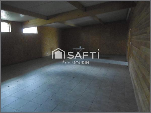 Jolie maison en pierres avec beaucoup de potentiel.