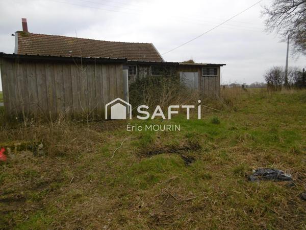 Jolie maison en pierres avec beaucoup de potentiel.