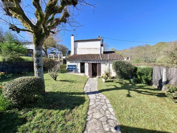 Maison à vendre à Saintes en Charente-Maritime (17100), ref : 17111-722