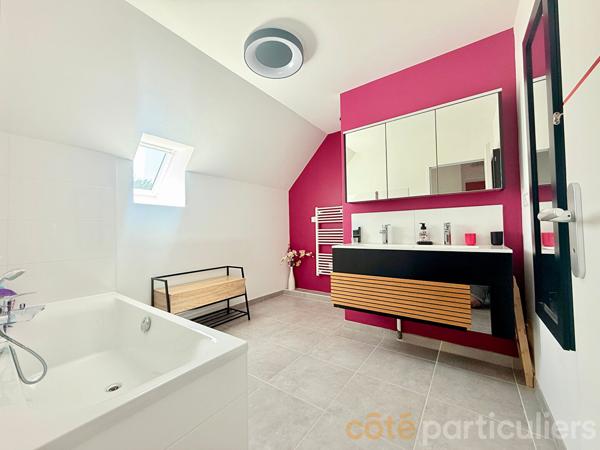 Vente
                Maison143,27 m² - 6 Pièces -
                    VEIGNE (37250)