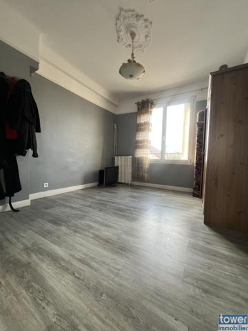 Maison 10 pièces – 199 m²