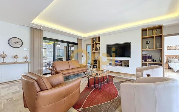 Maison à vendre    4 pièces •  Sainte-Maxime