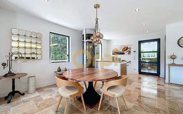 Maison à vendre    4 pièces •  Sainte-Maxime