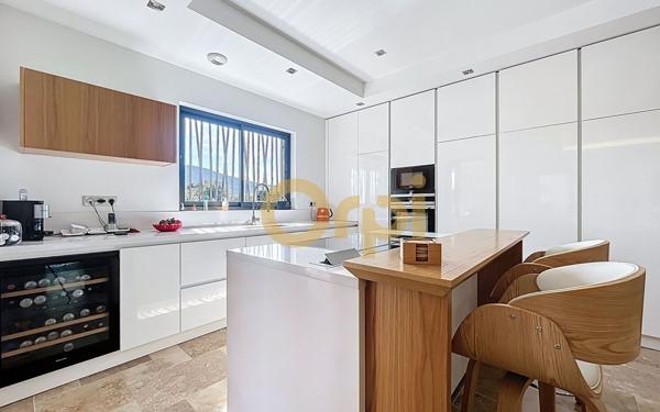 Maison à vendre    4 pièces •  Sainte-Maxime