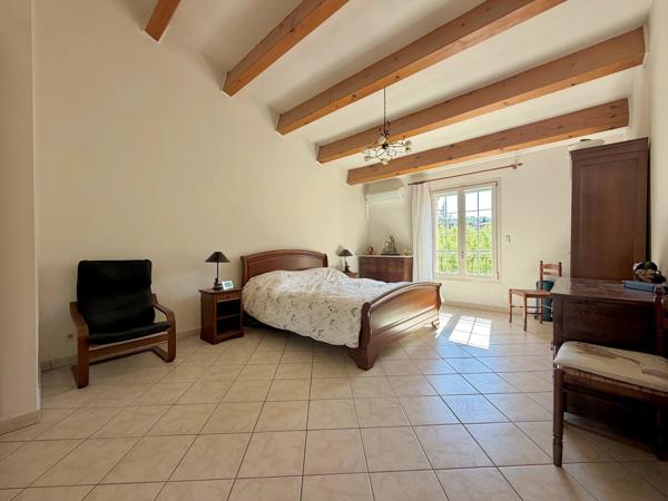 Maison 5 Chambres - Terrain de 1100 m² - Garage - 83720 Trans-en-Provence - Réf 87363658