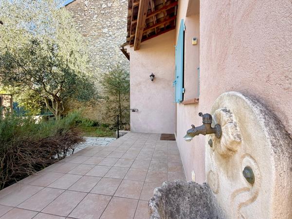 Maison 5 Chambres - Terrain de 1100 m² - Garage - 83720 Trans-en-Provence - Réf 87363658