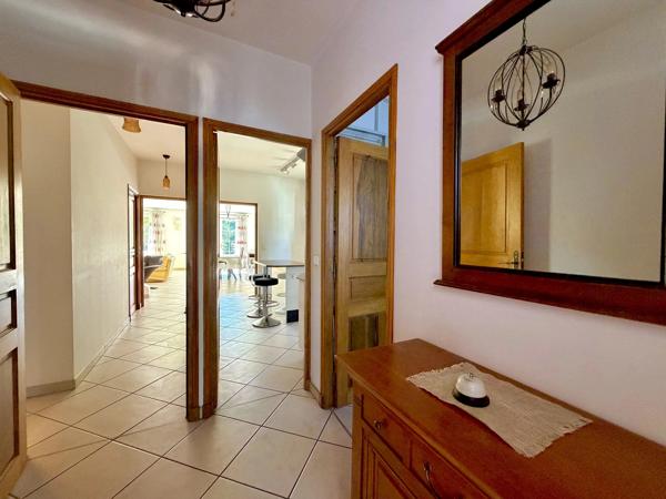 Maison 5 Chambres - Terrain de 1100 m² - Garage - 83720 Trans-en-Provence - Réf 87363658