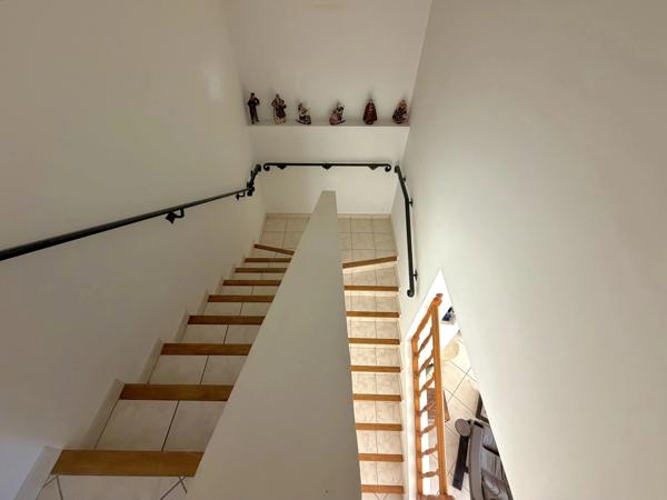 Maison 5 Chambres - Terrain de 1100 m² - Garage - 83720 Trans-en-Provence - Réf 87363658