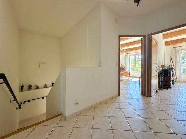 Maison 5 Chambres - Terrain de 1100 m² - Garage - 83720 Trans-en-Provence - Réf 87363658