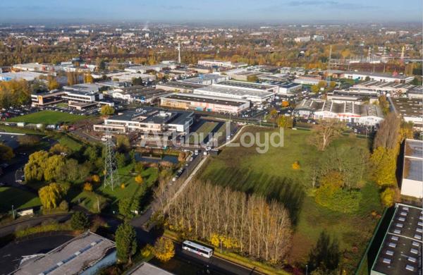 Bureau à louer Wasquehal divisibles dès 2500m² stationnement généreux