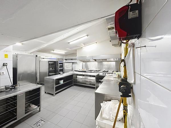NICE CENTRE ? LOCAL COMMERCIAL 263,92 m² ? RESTAURATION AVEC EXTRACTION