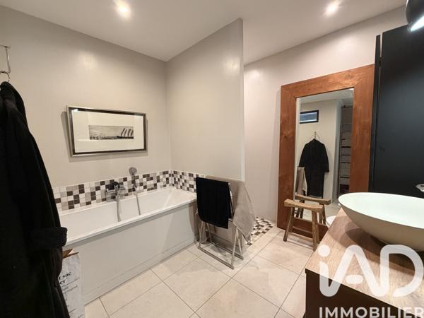 Maison à vendre 9 pièces 250 m² Saint-Broingt-les-Fosses