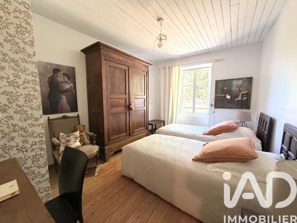 Maison à vendre 9 pièces 250 m² Saint-Broingt-les-Fosses