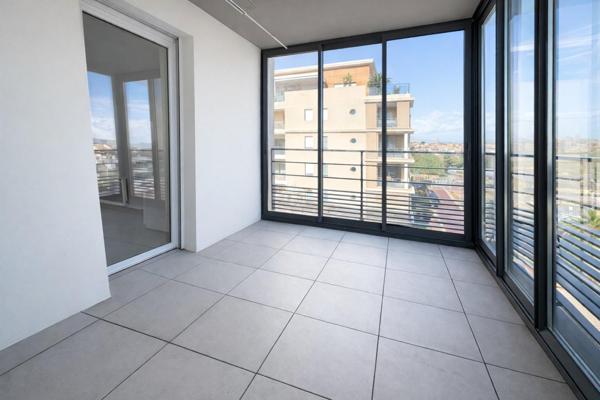 Appartement de 100m² à Port Fréjus vue panoramique
